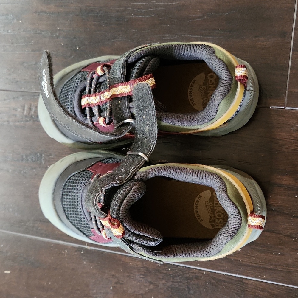 Kids Shoes Size 7